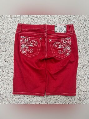 Miss Me Bermuda Shorts Sz 28x12 Red Embroidered Pocket Mid Rise Denim JP5465M2
